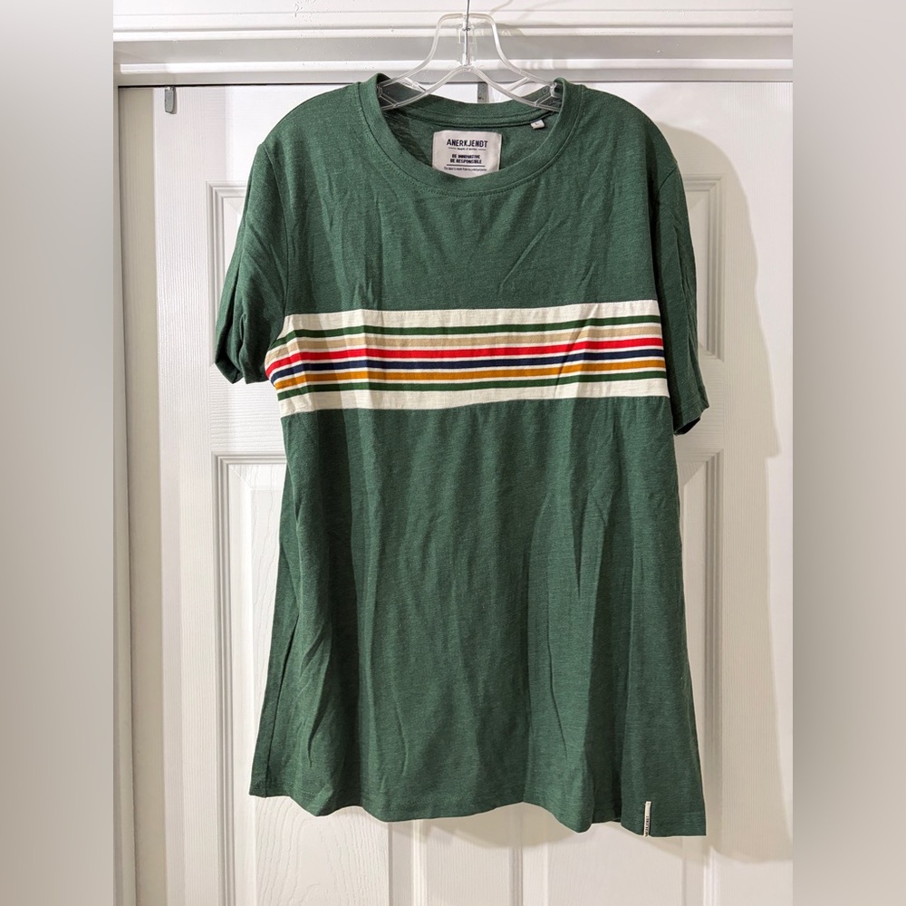 Anerkjendt Men’s Green Stripe Tee with Multicolor Chest Band Crewneck